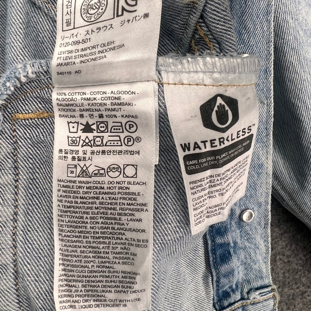 Levi's Premium Distressed Light Wash Denim Trucker Jacket Zipper Cuffs Small - Picture 9 of 12